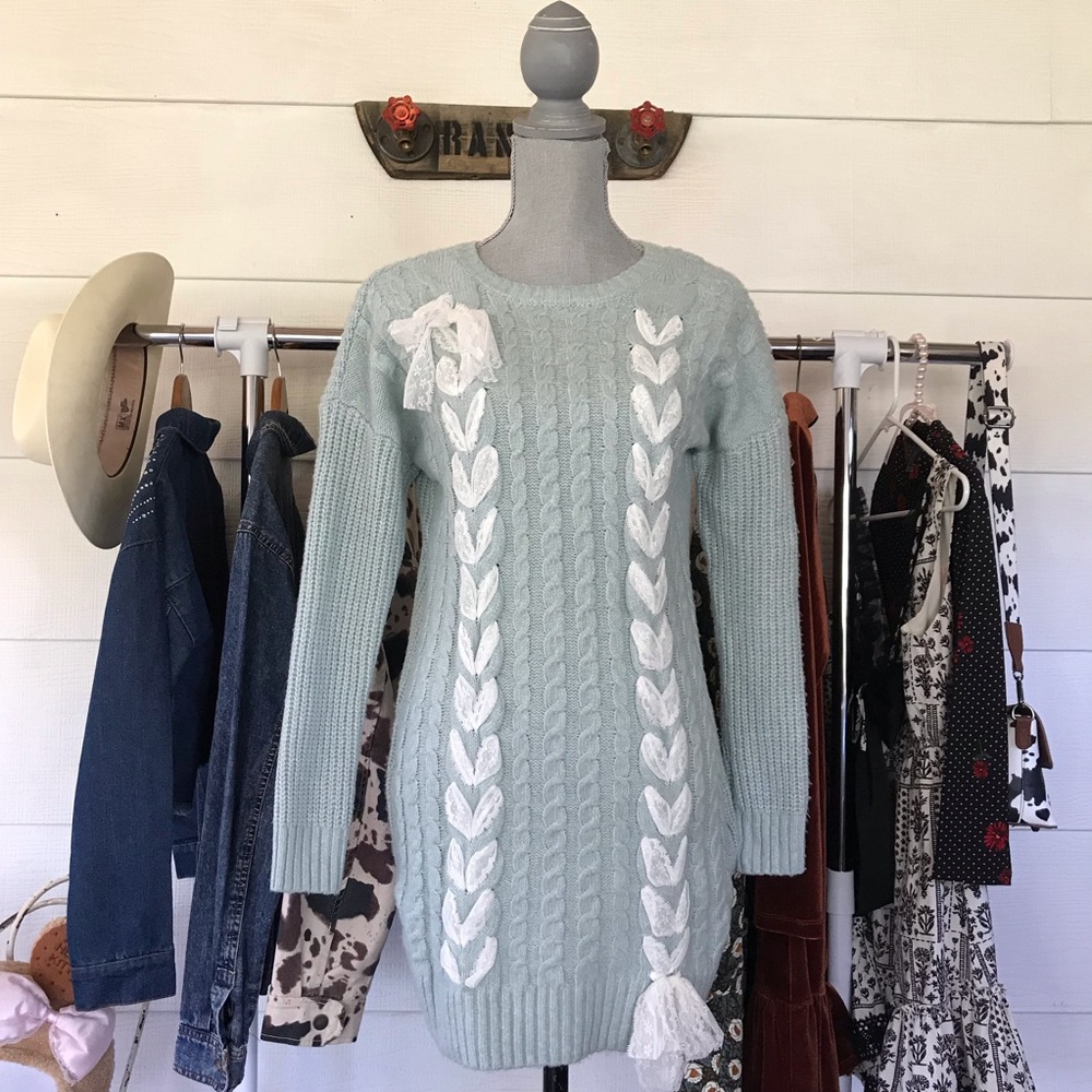 Francesca’s NWOT mint tone knitted lace Long sleeve sweater dress